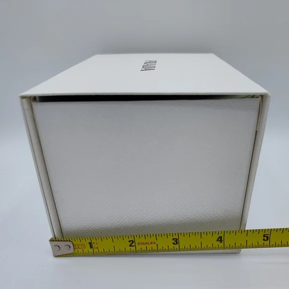 PRADA White Textured Rigid Gift Box • Magnetic Closure • 7.5x4.75x4.5 UNUSED - Picture 6 of 7